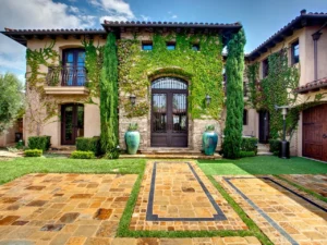 Tuscan Courtyard Ideas