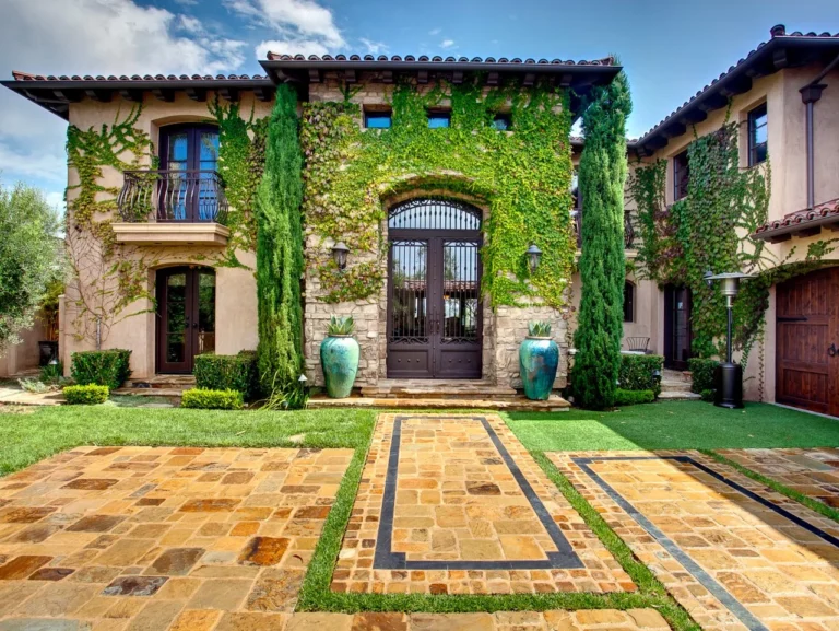 Tuscan Courtyard Ideas